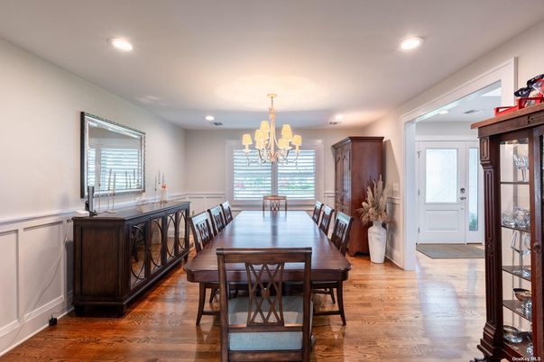 Chandelier, Dining room, Interior, Recessed Lighting, Wood Texture Flooring