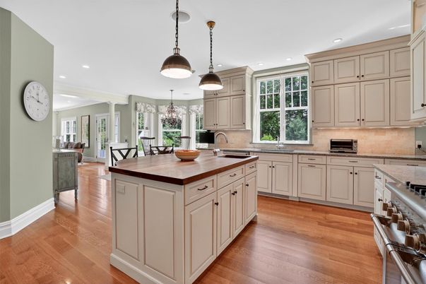 Dining room, Interior, Kitchen, Pendant Lights, Recessed Lighting, Wood Texture Flooring