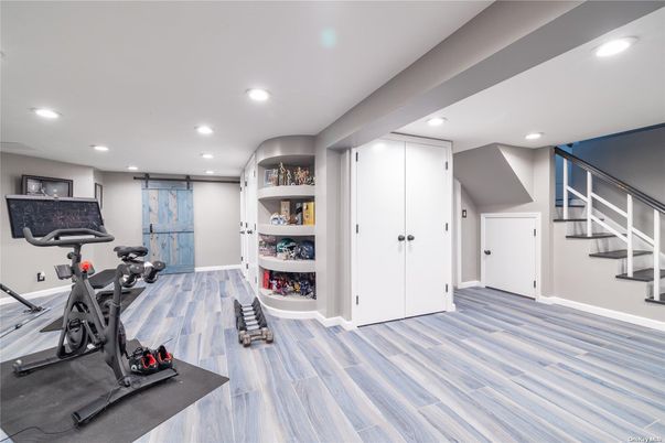 Fitness Equipment, Interior, Recessed Lighting, Wood Texture Flooring