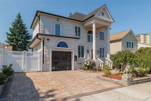 Attached, Exterior, Facade, French Provincial