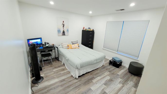 Bedroom, Home Office, Interior, Recessed Lighting, Wood Texture Flooring