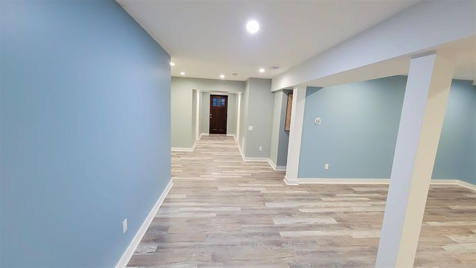 Interior, Recessed Lighting, Wood Texture Flooring
