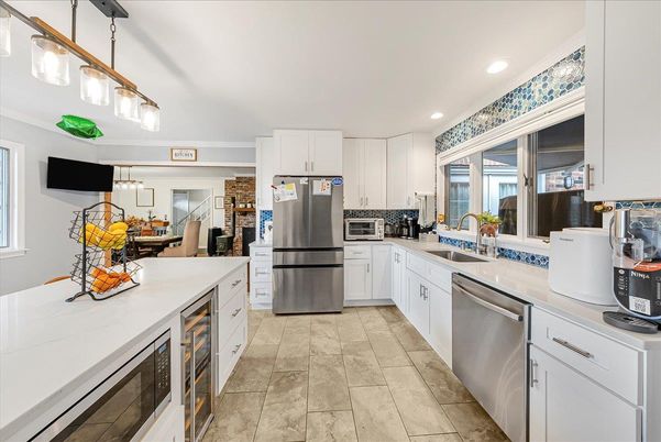 Dining room, Interior, Kitchen, Recessed Lighting, Stainless Steel Appliances