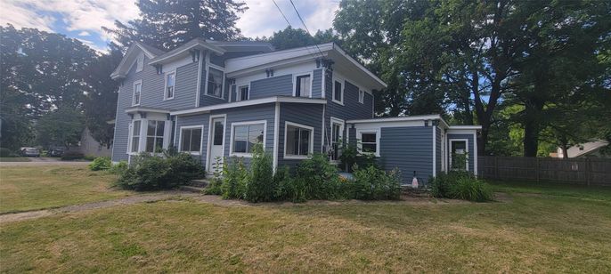Exterior, Facade, Queen Anne Victorian