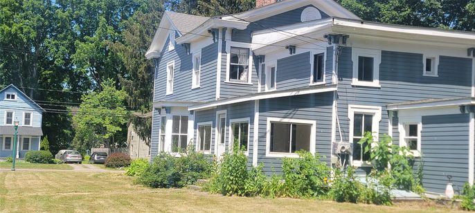 Exterior, Facade, Queen Anne Victorian
