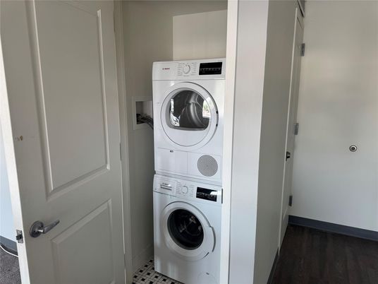 Interior, Utility Closets, Washer, Wood Texture Flooring