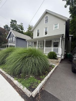 Exterior, Facade, Queen Anne Victorian
