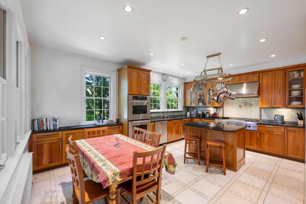 Dining room, Interior, Kitchen, Pendant Lights, Recessed Lighting, Stainless Steel Appliances