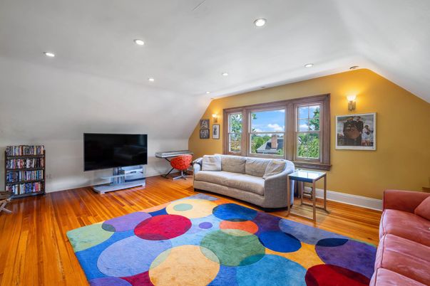 Interior, Living room, Recessed Lighting, Wood Texture Flooring