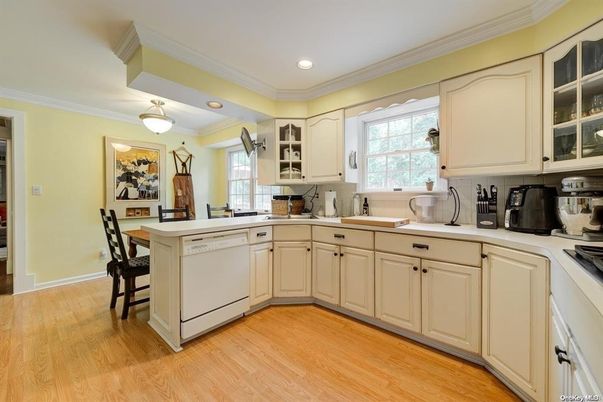 Dining room, Interior, Kitchen, Recessed Lighting, Wood Texture Flooring