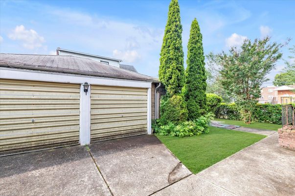 Detached Garage, Exterior