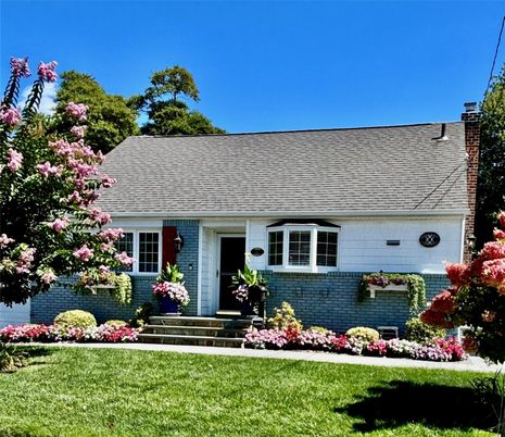 Exterior, Facade, Cape Cod