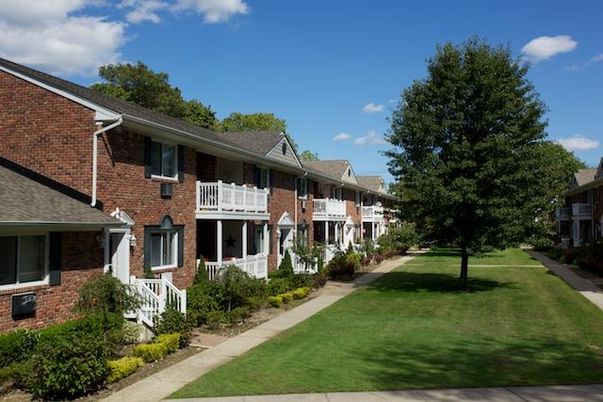 Backyard, Exterior, Facade, Brick Facade, Georgian