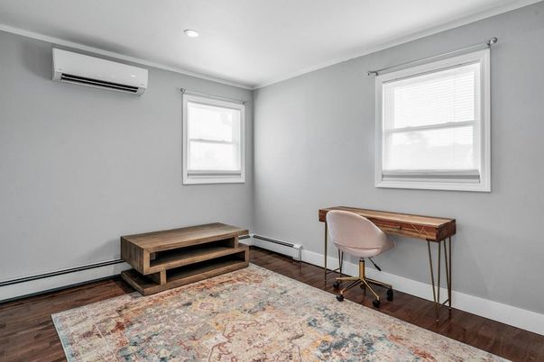 Home Office, Interior, Recessed Lighting, Wood Texture Flooring