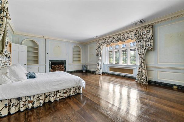 Bedroom, Fireplace, Interior, Wood Texture Flooring