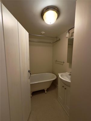 Bathroom, Free Standing Baths, Interior