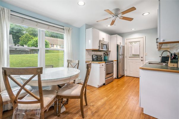 Dining room, Interior, Kitchen, Recessed Lighting, Wood Texture Flooring