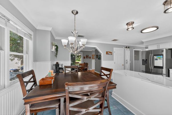 Chandelier, Dining room, Interior, Kitchen