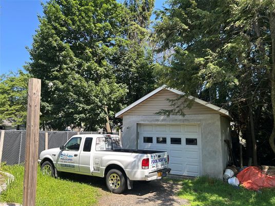 Detached Garage, Exterior