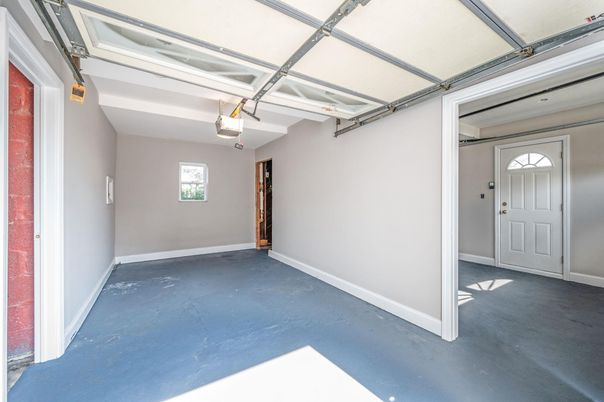 Garage, Interior