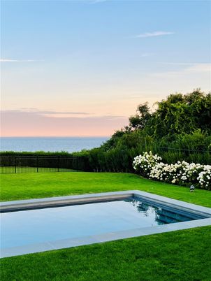 Exterior, Pool, Water