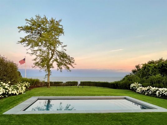 Exterior, Pool, Water