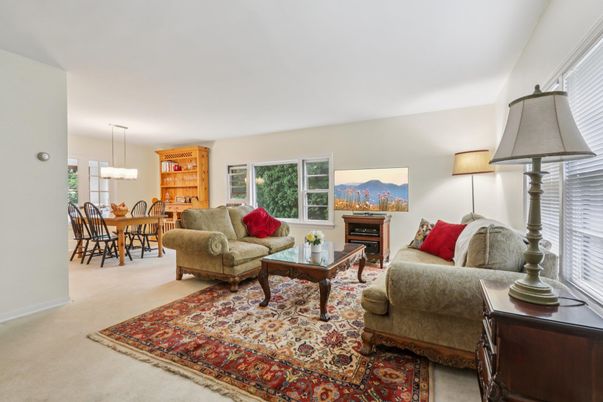 Dining room, Interior, Living room, Pendant Lights