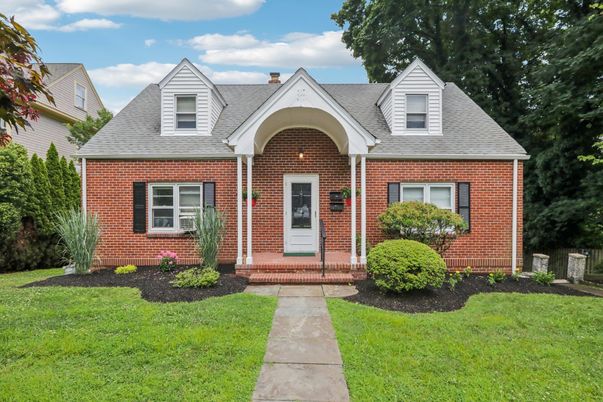 Exterior, Facade, Brick Facade, Cape Cod