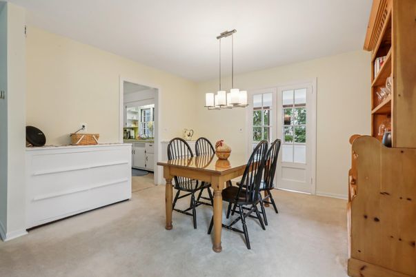Chandelier, Dining room, Interior, Pendant Lights
