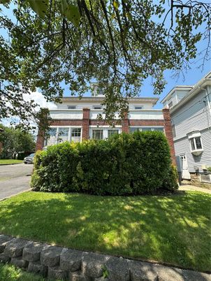 Exterior, Facade, Brick Facade, American Foursquare