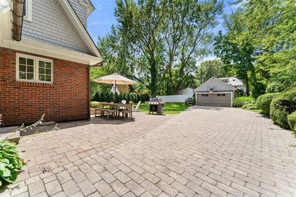 Detached Garage, Exterior
