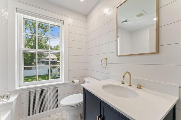 Bathroom, Interior, Recessed Lighting