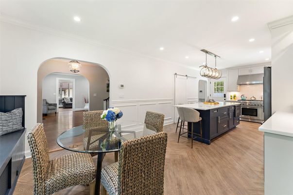 Chandelier, Dining room, Interior, Kitchen, Pendant Lights, Recessed Lighting, Wood Texture Flooring