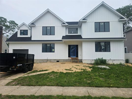 Exterior, Facade, Farmhouse