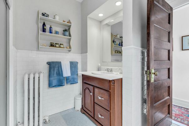 Bathroom, Interior, Recessed Lighting