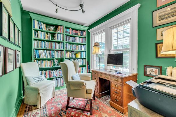 Home Office, Interior