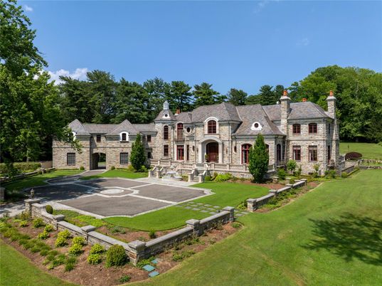 Backyard, Exterior, Facade, French Provincial