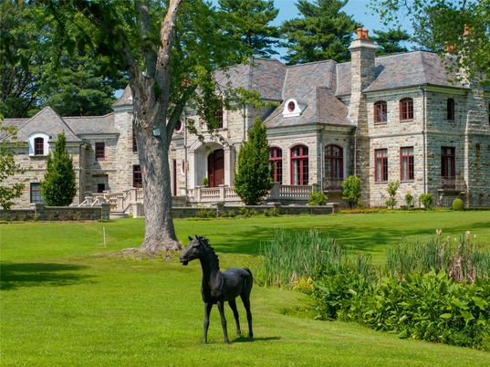 Backyard, Exterior, Facade, French Provincial