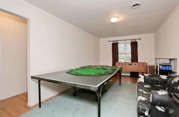 Game Room, Interior, Wood Texture Flooring