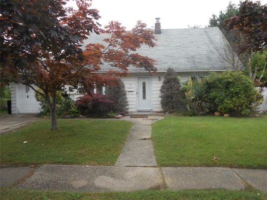 Exterior, Facade, Cape Cod