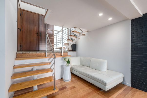 Interior, Recessed Lighting, Wood Texture Flooring
