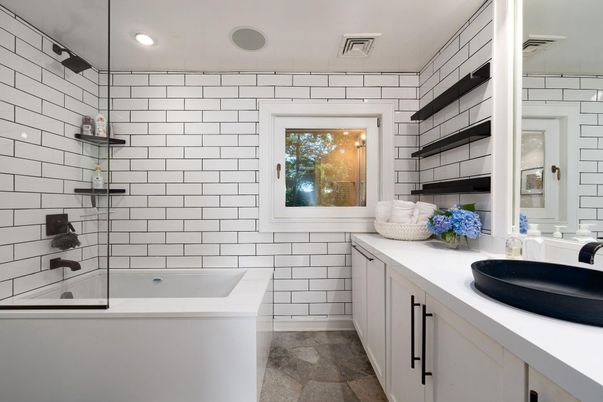 Bathroom, Interior, Recessed Lighting