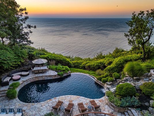 Exterior, Pool, Water