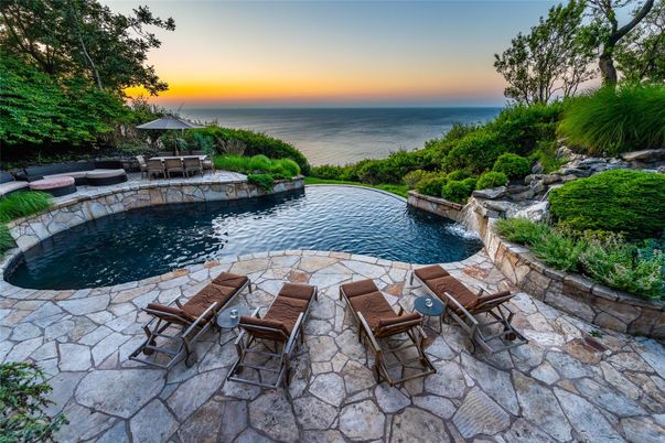 Exterior, Pool, Water