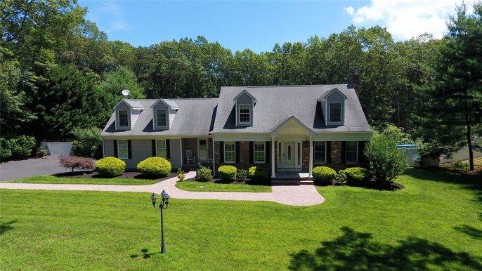 Exterior, Facade, Cape Cod