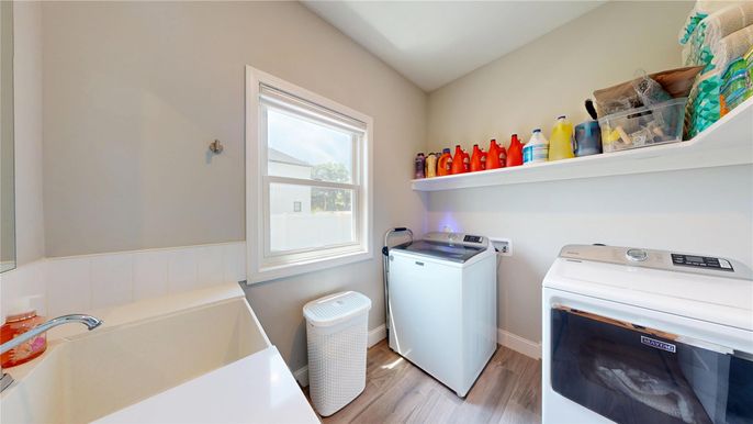 Interior, Washer, Wood Texture Flooring