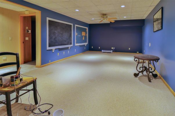Empty room, Interior, Recessed Lighting