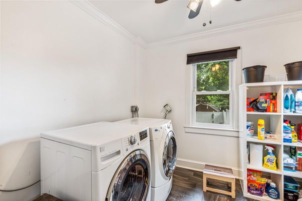 Interior, Washer, Wood Texture Flooring