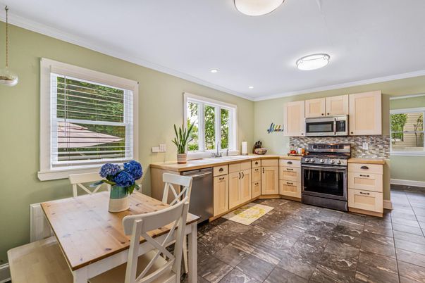 Dining room, Interior, Kitchen, Recessed Lighting, Stainless Steel Appliances