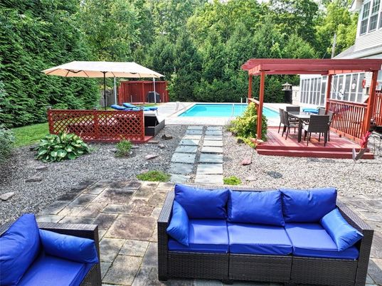Exterior, Pool